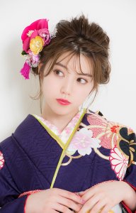 半衿の付け方 着姿では一番お顔に近い所 半衿 付け方のご紹介 振袖専門館花舎